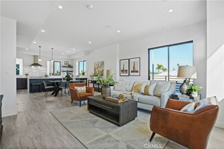 6711 N Sepulveda Blvd, Los Angeles, CA 91406