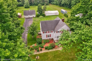 6814 Curtis Rd, Bridgeport, MI 48722