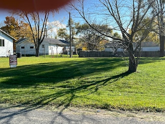 2480 Crawford Dr, Benton Harbor, MI 49022