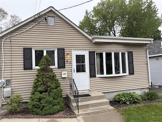 57 Vivian Ave, Pawtucket, RI 02860