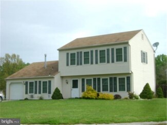 211 Burgundy Dr, Swedesboro, NJ 08085
