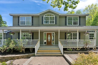 17 South Rd, Winthrop, ME 04364