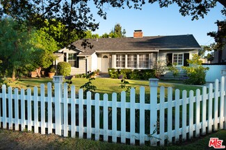 15106 Weddington St, Sherman Oaks, CA 91411