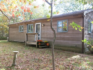 34 Pine Ln, Vineyard Haven, MA 02568