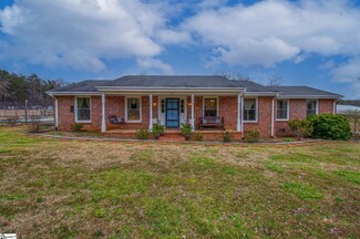 302 Horseshoe Rd, Marietta, SC 29661
