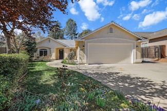 1895 Dellwood Dr, Redding, CA 96003