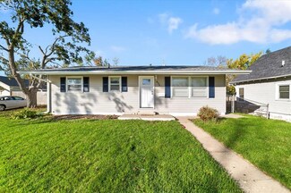 634 40th St NE, Cedar Rapids, IA 52402