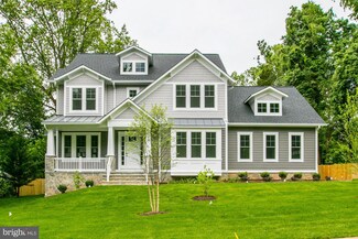 8531 Acorn Cir, Vienna, VA 22180