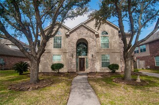 2333 Acadiana Ln, Seabrook, TX 77586