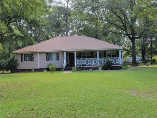 169 Leigh Ln, Wetumpka, AL 36093