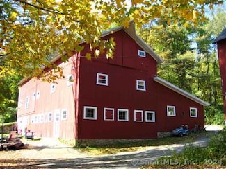 1206A Bassett Rd Unit A, Watertown, CT 06795