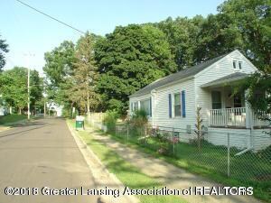 1201 Dakin St, Lansing, MI 48912