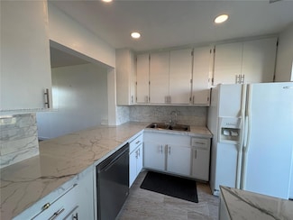 2223 Park Ln Unit 211, Hollywood, FL 33021