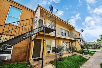8100 Creekbend Dr Unit 104, Houston, TX 77071