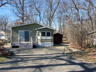 275 Oak St, Edgerton, WI 53534