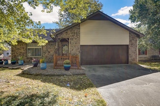 1374 E Dunkirk St, Springfield, MO 65804