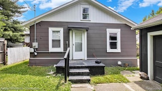8661 Dodge Ave, Warren, MI 48089