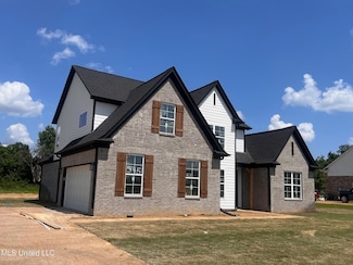 7668 Newbury Dr, Olive Branch, MS 38654