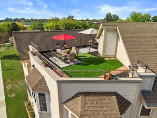 2009 N Cambridge Ave, Milwaukee, WI 53202