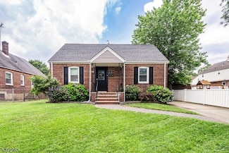 18 Colin Kelly St, Cranford, NJ 07016
