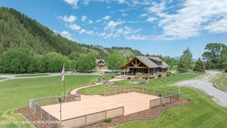 572 Salt River Ranch Ln, Thayne, WY 83127
