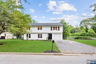 151 Pine Ave, New Milford, NJ 07646