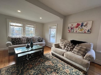 358 Hunnewell St Unit 358, Needham Heights, MA 02494