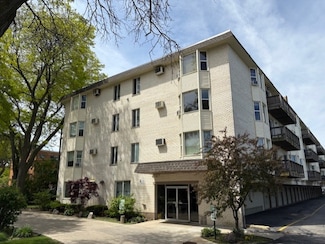8232 Niles Center Rd Unit 317, Skokie, IL 60077