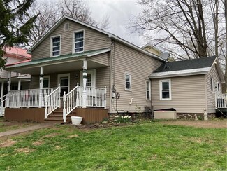 45 Forest Dr, Pulaski, NY 13142