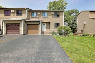 7 Briar Ct, Fishkill, NY 12524
