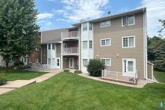 1108 W 57th St Unit 205B, Sioux Falls, SD 57108