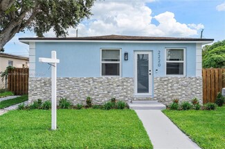 2220 Hope St, Hollywood, FL 33020