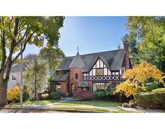 41 Alderwood Rd, Newton Center, MA 02459