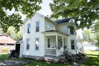 12 van Cleef St, Seneca Falls, NY 13148