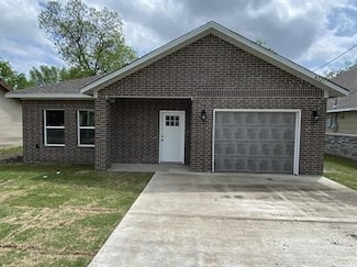 4321 Pickett St, Greenville, TX 75401