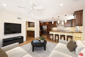 1476 Palisades Dr, Pacific Palisades, CA 90272