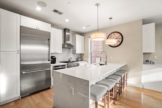 280 Gold St Unit 5, Boston, MA 02127