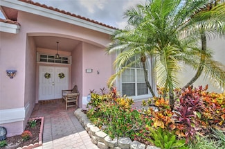 98 Gables Blvd, Weston, FL 33326