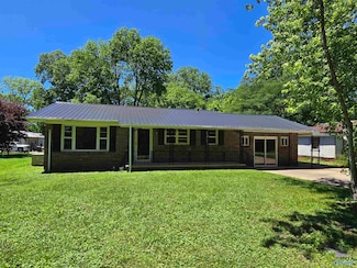106 Brewer St, Scottsboro, AL 35768
