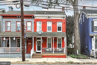 255 N 3rd St, Columbia, PA 17512
