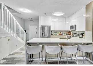 1114 NW 100th Ave, Pembroke Pines, FL 33024