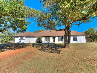1801 Loveland Cir, Guthrie, OK 73044
