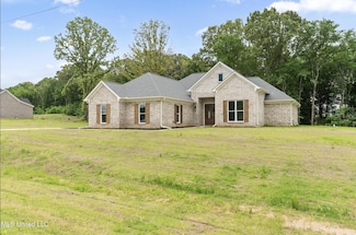 142 Drake Ln, Red Banks, MS 38661