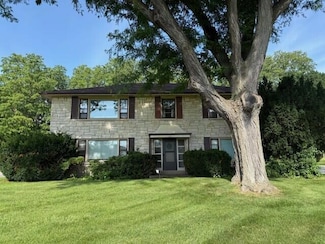 605 Elm Grove Rd Unit 4, Elm Grove, WI 53122