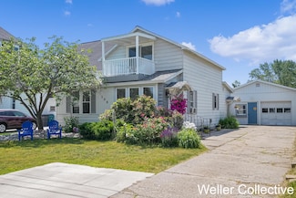 208 Barber St, Spring Lake, MI 49456