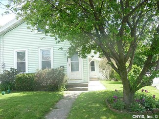114 Briggs St, Syracuse, NY 13208
