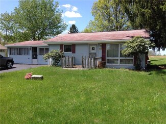 3700 Saranac Dr, Sharpsville, PA 16150