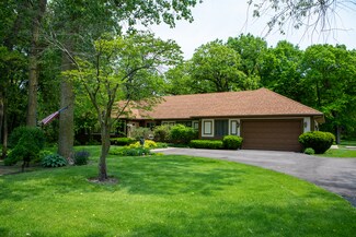 4N515 Deerslayer Dr, Elburn, IL 60119