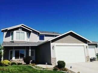 503 Saddle Mtn St, Moxee, WA 98936