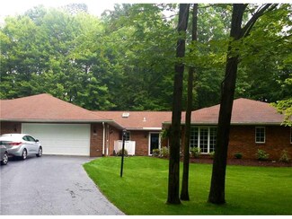 3782 North Point Dr, New Castle, PA 16105